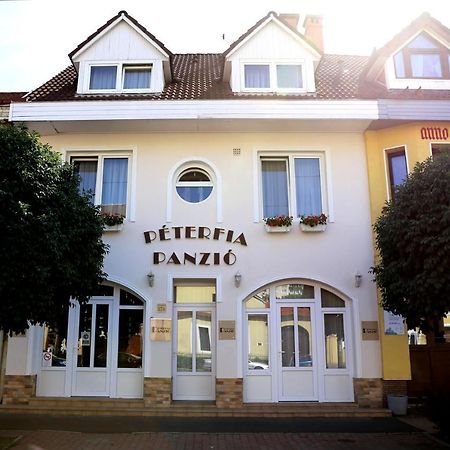 فندق Peterfia Panzio ديبريتْسين المظهر الخارجي الصورة